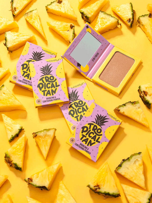 FRUITY BEAUTY STROBING POWDER & TROPICAL TAN BRONZING AND CONTOURING POWDER & POWDER BLUSH SET