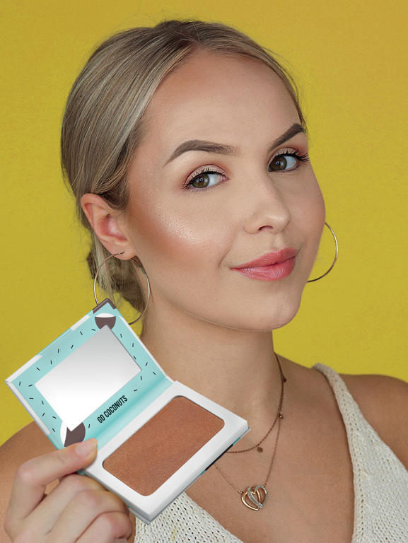 FRUITY BEAUTY STROBING POWDER & TROPICAL TAN BRONZING AND CONTOURING POWDER & POWDER BLUSH SET