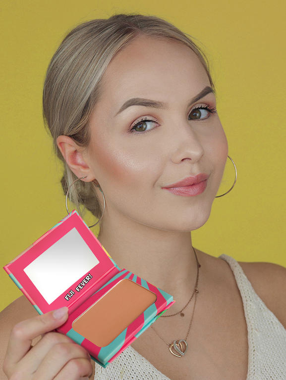 treat me SWEET POWDER BLUSH & PRETTY MERMAID RAINBOW HIGHLIGHTER & BEACH PLEASE! BRONZING & CONTOURING POWDER SET